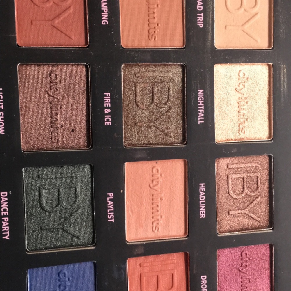 EYESHADOW PALETTE ❤️